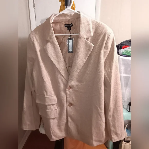 Pretty little thing Herringbone detail blazer - Picture 6 of 7